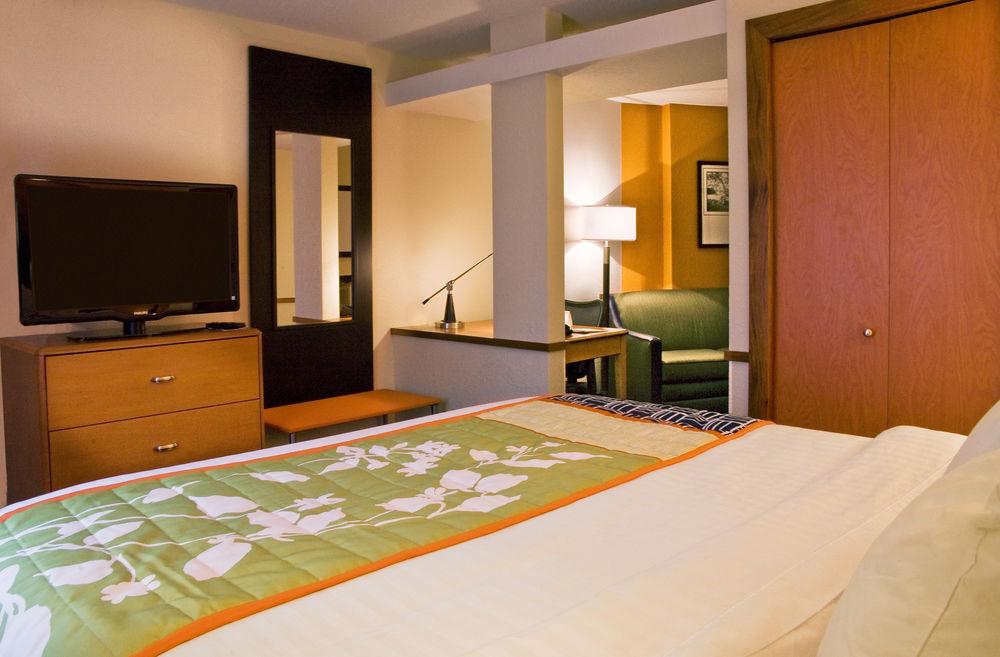 Fairfield Downtown 3*