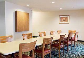 Fairfield Downtown Hotel 3*